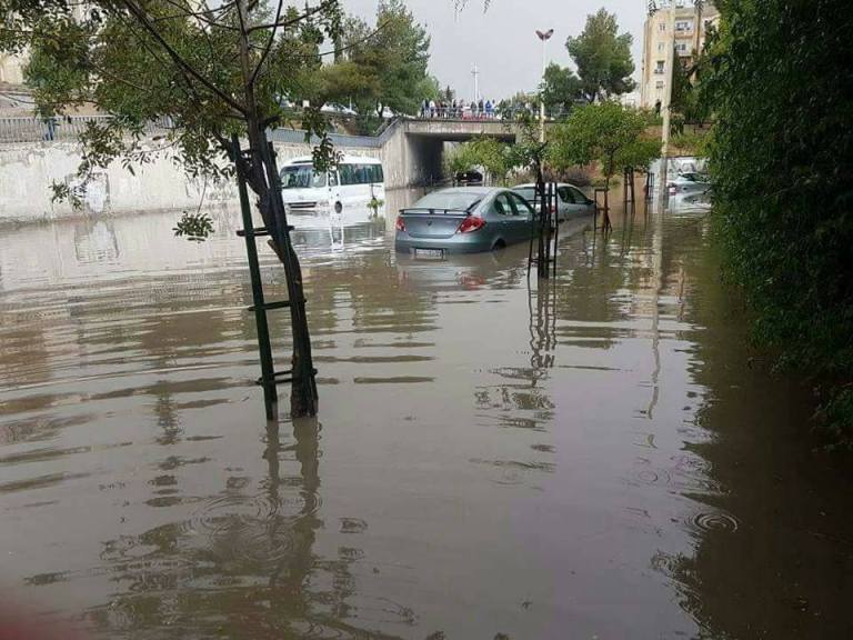 فيضانات وسيول مرعبة تجرف شوارع دمشق .. والسبب؟