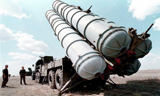 صفقة أسلحة ضخمة تشمل طائرات ودبابات بين طهران وموسكو