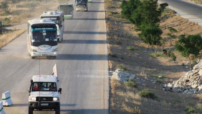 بعد توقيفها 8 ساعات.. قافلة مهجري درعا والقنيطرة تواصل طريقها باتجاه الشمال السوري 
