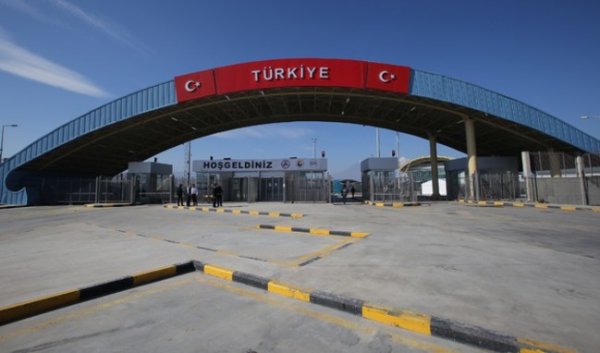 تركيا تعلن افتتاح معبر 