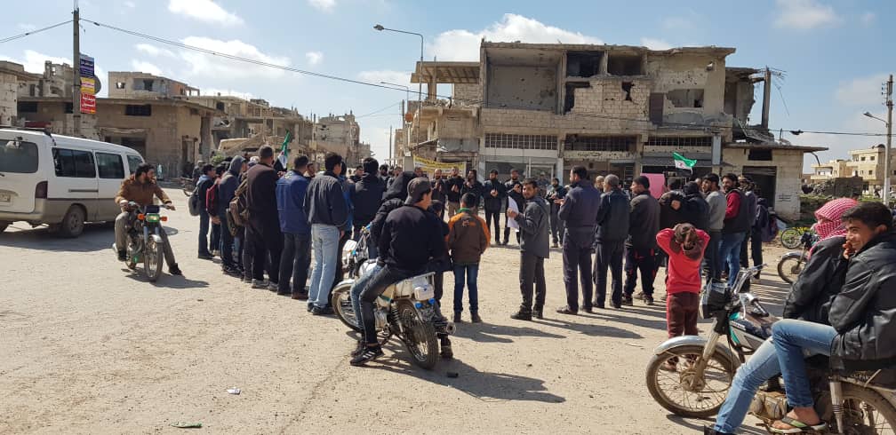 حصاد أخبار الاثنين - أهالي درعا يتظاهرون في الذكرى الثامنة للثورة، ونظام الأسد يتعهد باستعادة مناطق قسد بالقوة أو المصالحات -(18-3-2019)