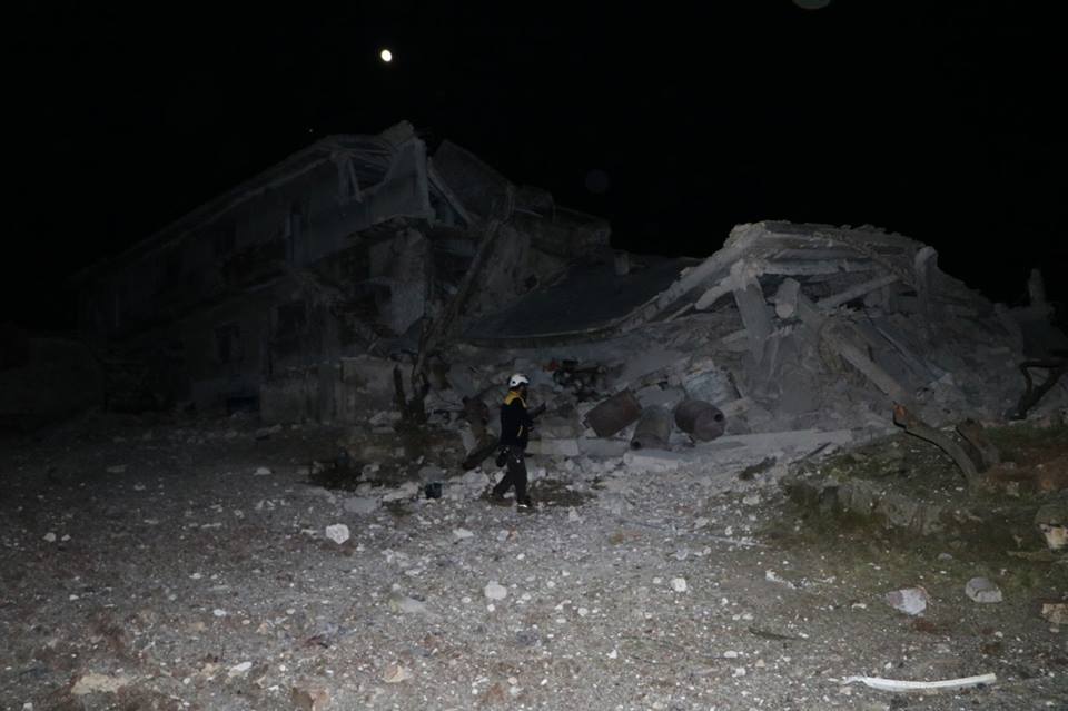 12 غارة روسية على الأحياء السكنية غربي إدلب