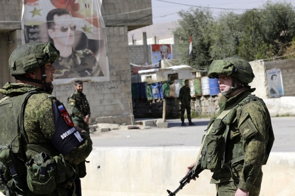 الثوار يعلنون مصرع أربعة جنود روس في ريف حماة ، والدفاع الروسية تنفي
