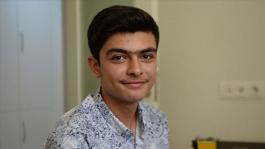 طالب سوري يحصد العلامة الكاملة في امتحان الشهادة المتوسطة التركية