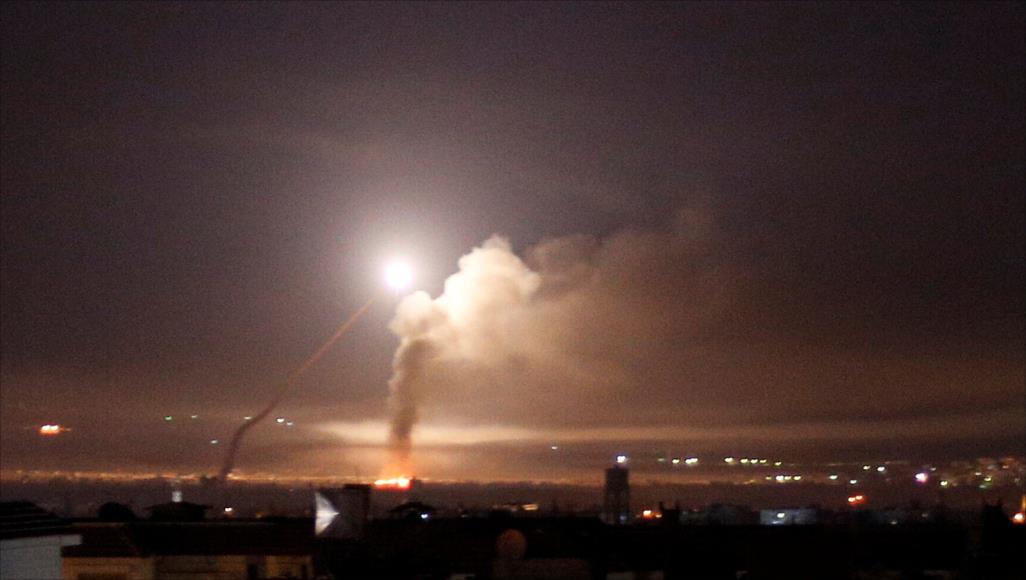 قصف صاروخي إسرائيلي على مواقع الميلشيات الإيرانية في دمشق وحمص