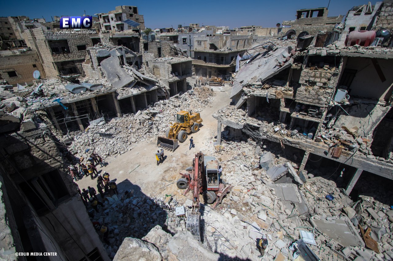 يوم دامٍ في إدلب .. 39 شهيداً في مجزرة 