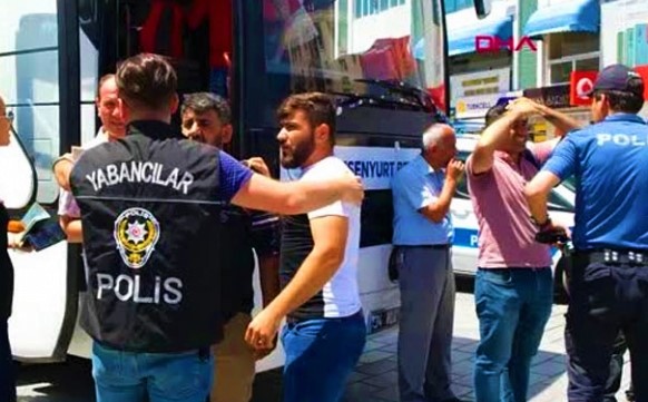 ولاية إسطنبول تَعِد بتسوية أوضاع خمس حالات من السوريين المخالفين .. تعرّف إليها