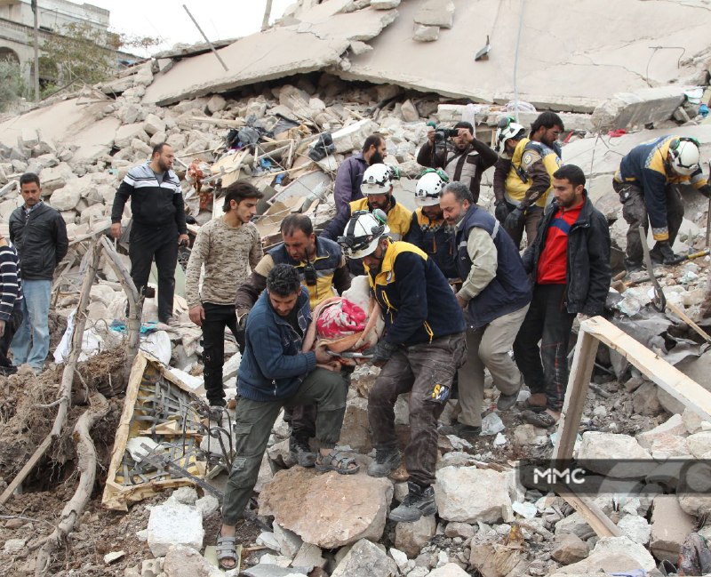 القصف مستمر على إدلب .. ضحايا جراء قصف بالصواريخ الفراغية 
