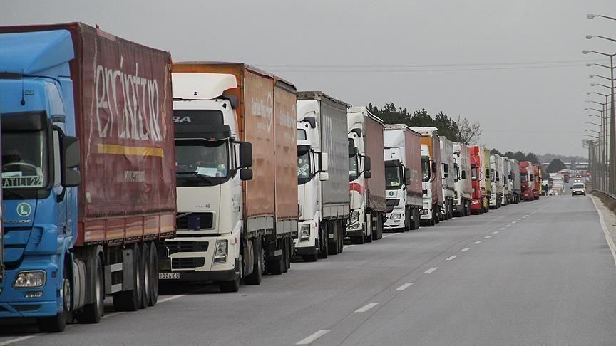 55 شاحنة مساعدات أممية تدخل إدلب 