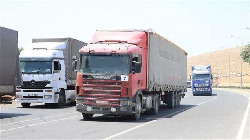 71 شاحنة محملة بمساعدات إنسانية أممية تدخل إدلب