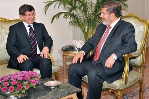 الدكتور مرسي: كيف يلتقي النقيضان في مبادرة واحدة؟