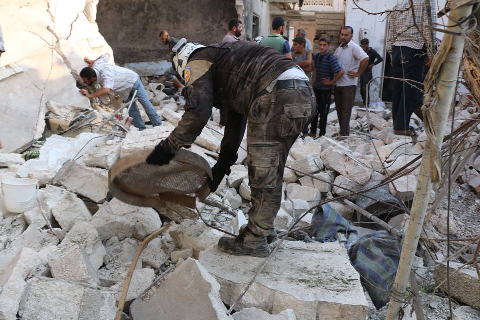 الطيران الروسي-الأسدي يستهدف مناطق إدلب بعشرات الغارات الجوية