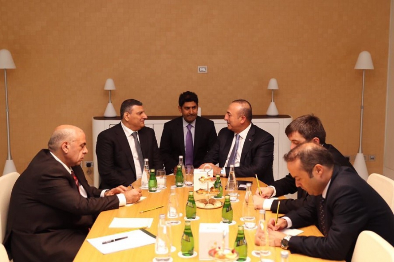 رياض حجاب يبحث مع وزير الخارجية التركي الأوضاع في سوريا