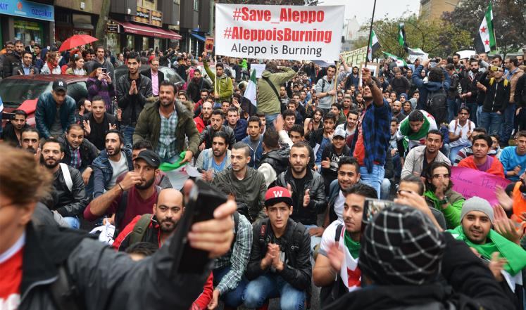 احتجاجات عربية، وتحركات دولية لإيقاف مجازر محتملة في حلب