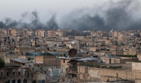 النظام يهدد أحياء حلب والمعارضة ترفض المهلة