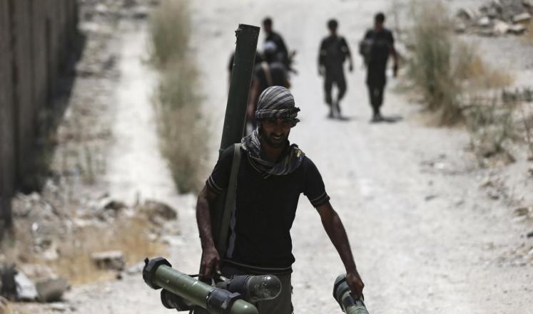 الأسلحة المرسلة للمعارضة السورية تُباع بالسوق السوداء