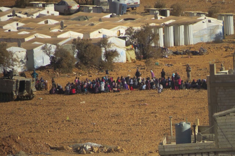 الجيش اللبناني يشن حملة تفتيش واعتقال في مخيمات اللاجئين السوريين في عرسال