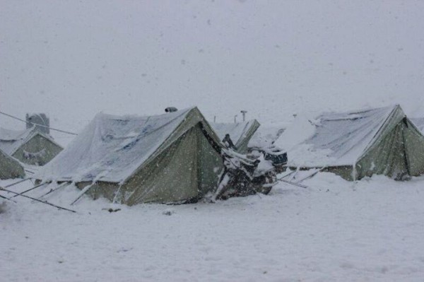 5 أطفال وامرأتان ضحايا البرد في مخيمات ريف حلب 