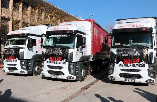 خلال شهر واحد: جمعية تركية ترسل 905 شاحنات مساعدات إنسانية إلى سوريا