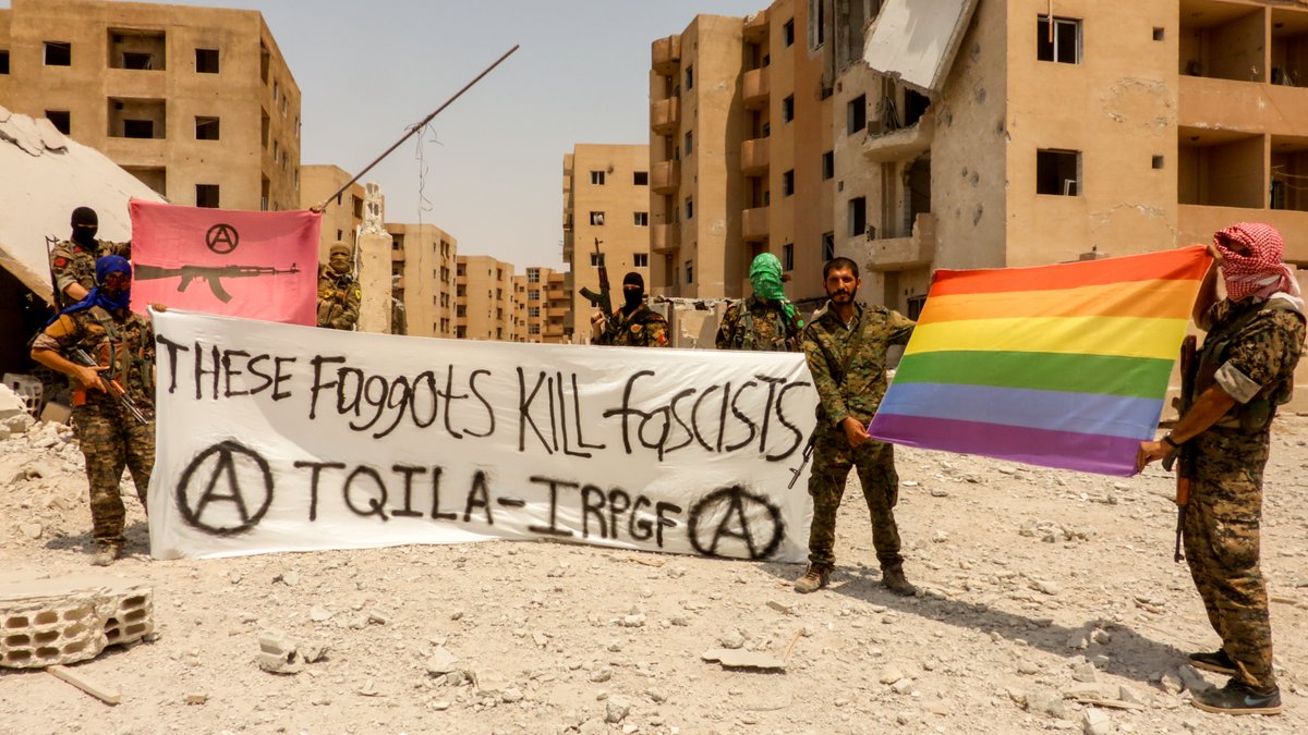 مجموعة من المثليين الشواذ يشكلون كتيبة لمحاربة داعش