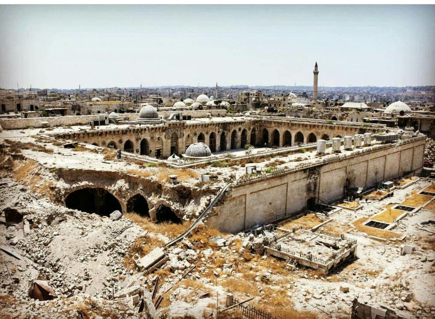 تقرير لرويترز يعكس الوضع الكارثي لمدينة حلب منذ سيطرة النظام عليها