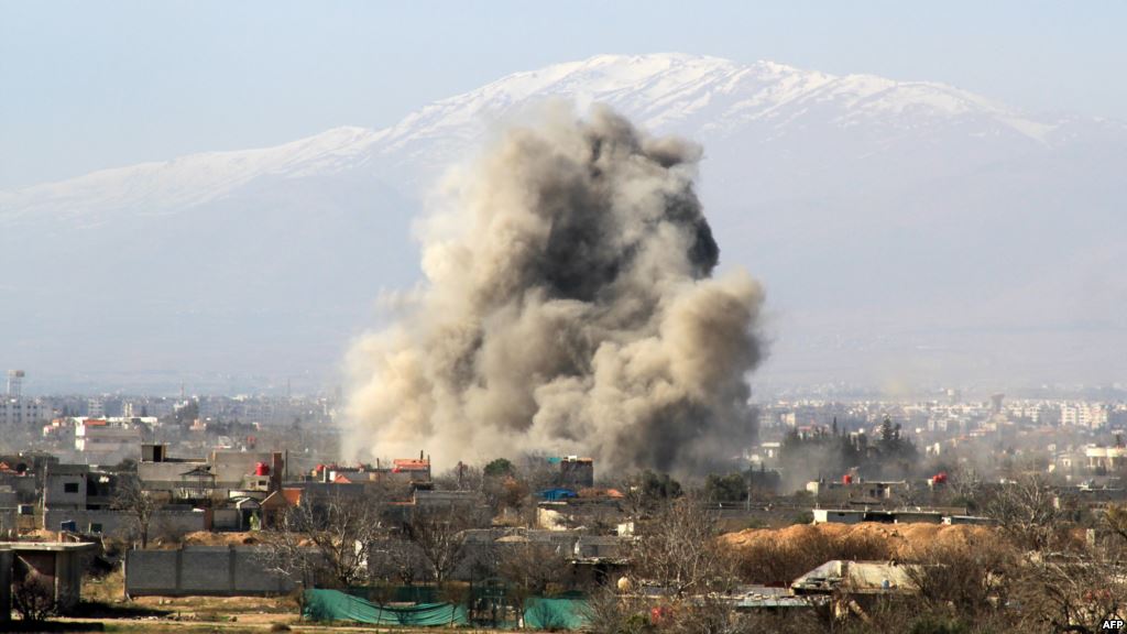 مجزرة جديدة للطيران الحربي في خان شيخون بريف إدلب 