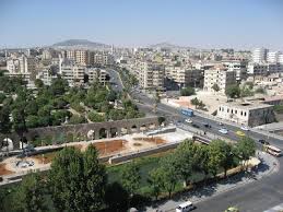 دير الزور المنسية في شرق سوريا.. مقسمة بين سلطتين وحصارين