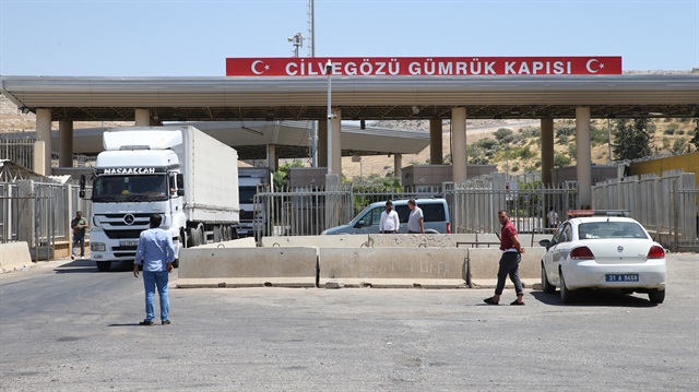 السلطات التركية تشدد القيود المفروضة في معبر باب الهوى الحدودي