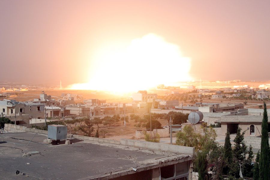 نشرة أخبار سوريا- أكثر من 225 غارة جوية محملة بمئات الصواريخ والقنابل الحارقة على حلب، و72 قتيلاً من قوات أسد ومليشياته في معارك حلب وريف حماة -(24_6_ 2016)