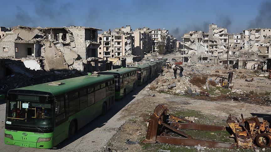 رغم برودة الطقس: استكمال إجلاء الدفعات الأخيرة من مهجري حلب 